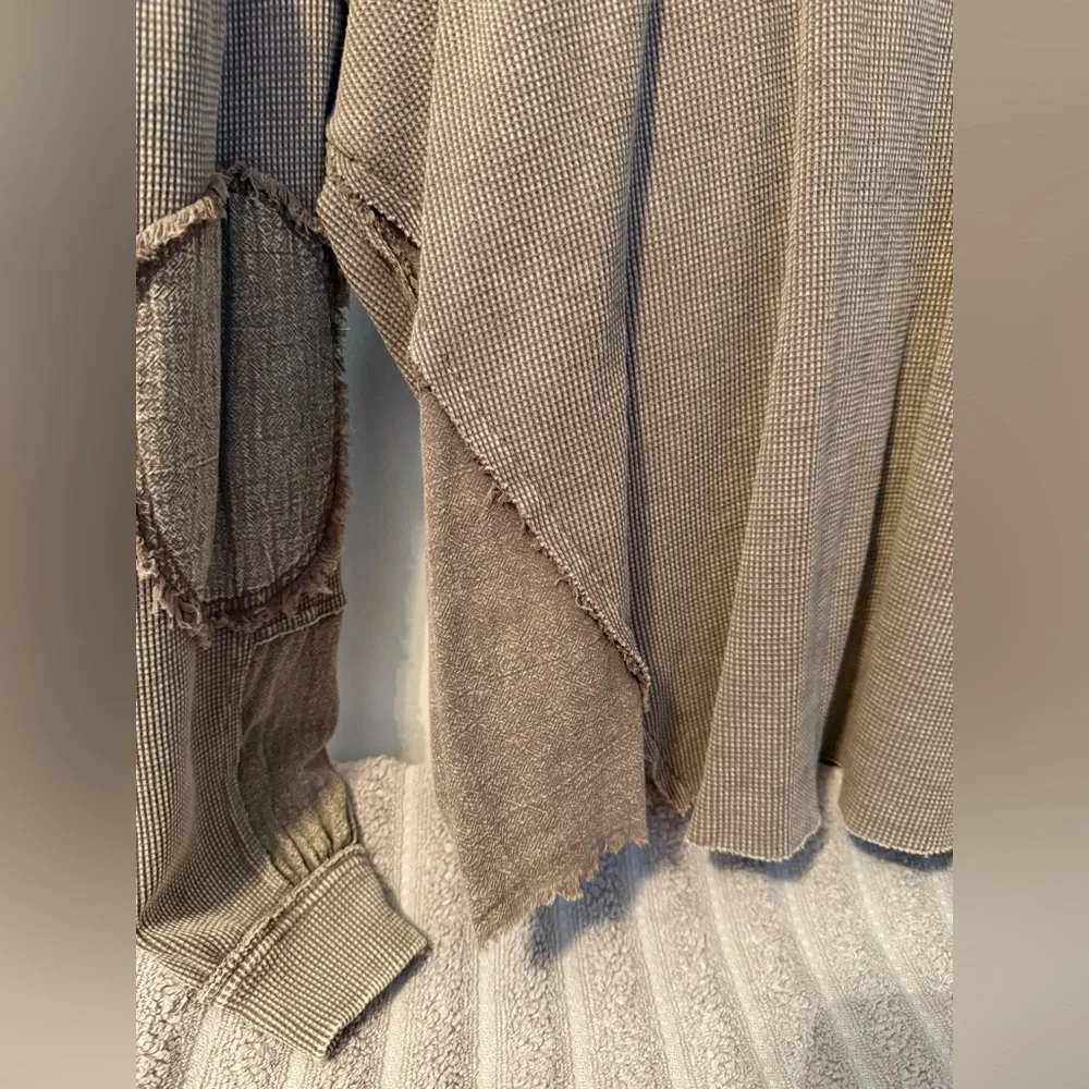 Easel Shirt Jacket Top - Picture 4 of 8